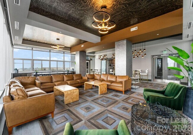 Building Photo - 500 W Trade St