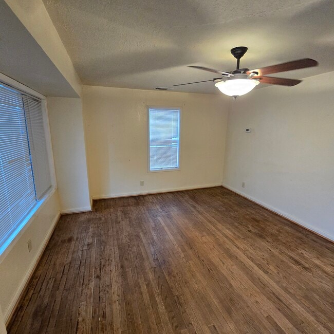 Building Photo - 3 Hillcrest St