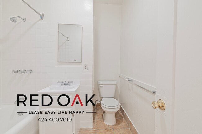 Building Photo - 2850 Leeward Ave