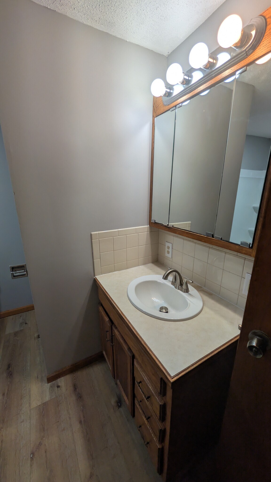 Building Photo - 1914 Hageman Ave