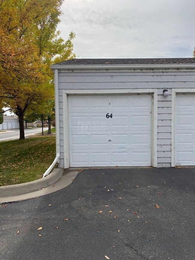 Building Photo - 1419 Red Mountain Dr