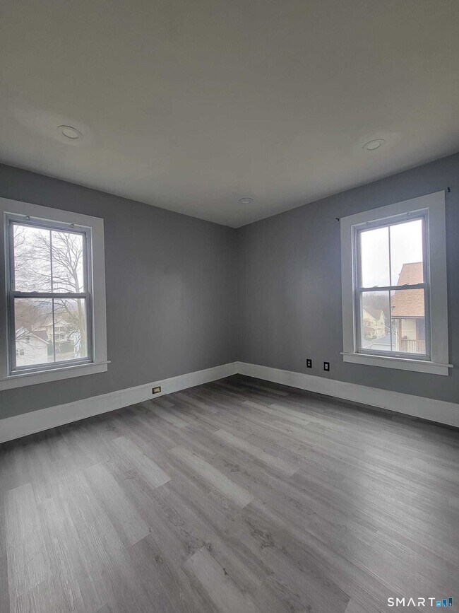 Building Photo - 126 Winthrop St