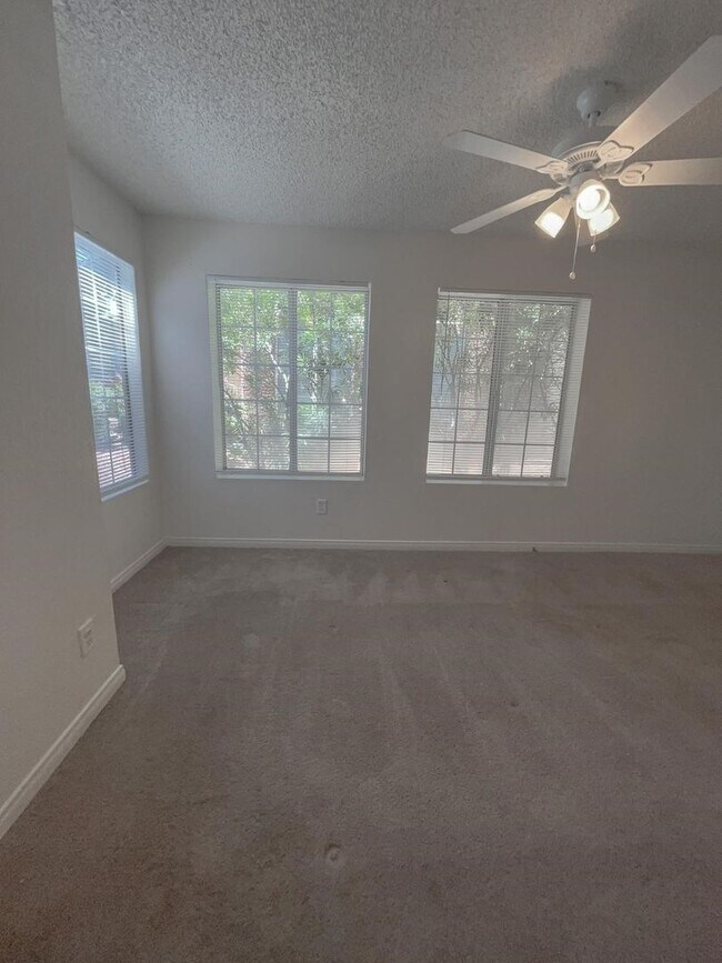 Building Photo - RESORT STYLE LIVING!