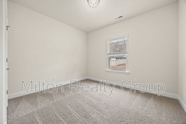 Building Photo - 178 Woodwater Cir