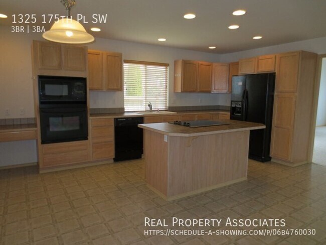 Building Photo - 1325 175th Pl SW