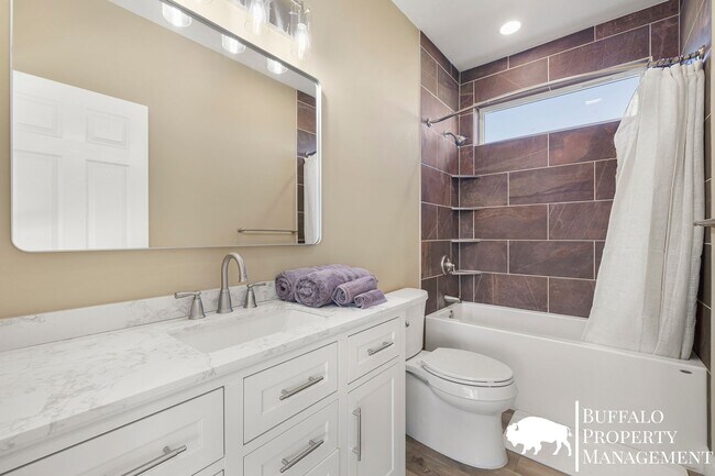 Building Photo - Brand new fully furnished home available for rent!!