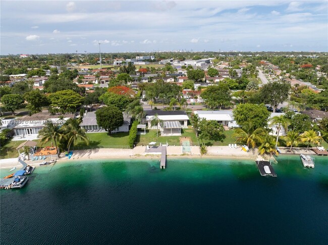 Building Photo - 5020 SW 92nd Ave