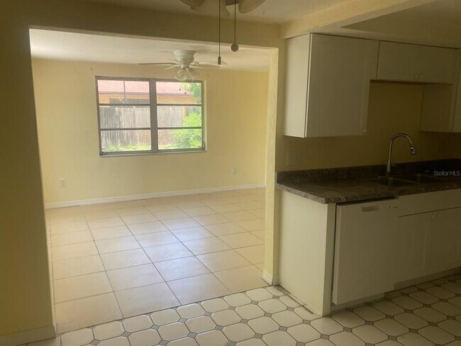 Building Photo - 5641 Berlin Dr