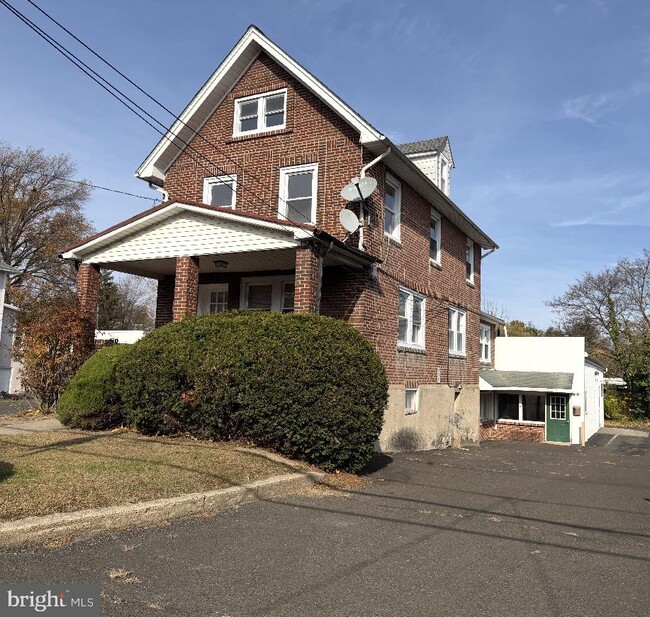 Building Photo - 1815 Horace Ave