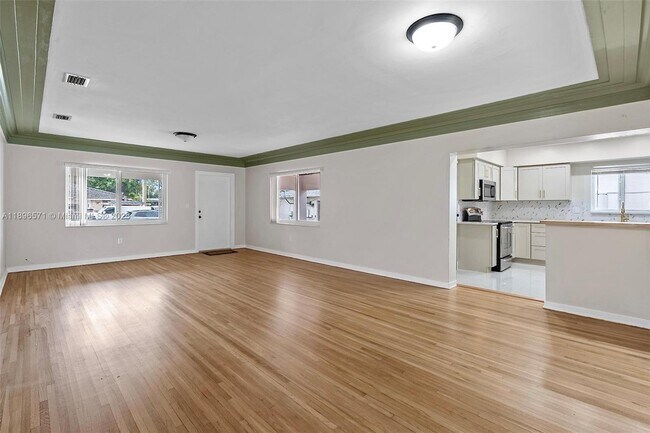 Building Photo - 1221 NW 34th Ave