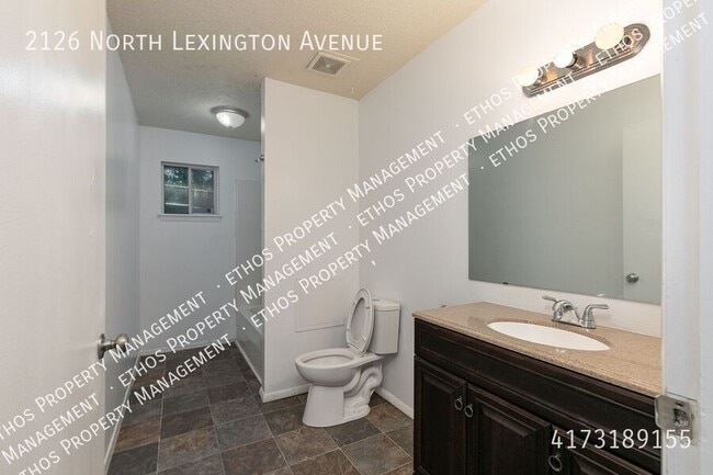 Building Photo - 2126 N Lexington Ave