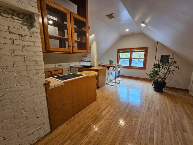 Building Photo - 29 Argyle Ave