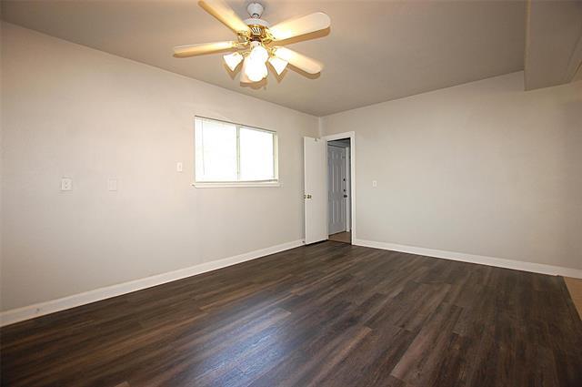 Building Photo - 407 S Bois D'Arc St