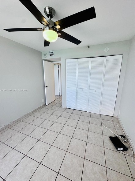 Building Photo - 2555 Collins Ave