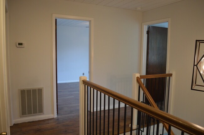 Building Photo - 2713 Shropshire Blvd