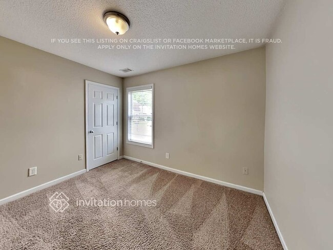 Building Photo - 3816 Pine Village Pl