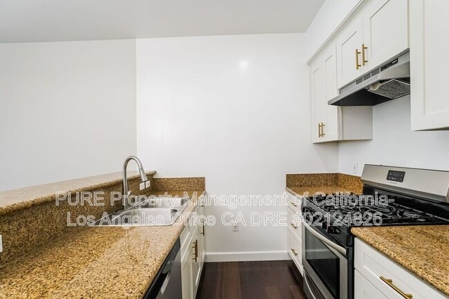 Building Photo - 11740 Vanowen St