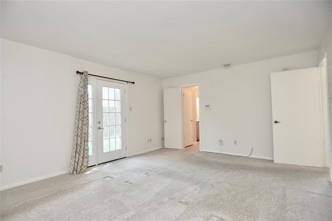 Building Photo - 4243 Yupon Ridge Dr