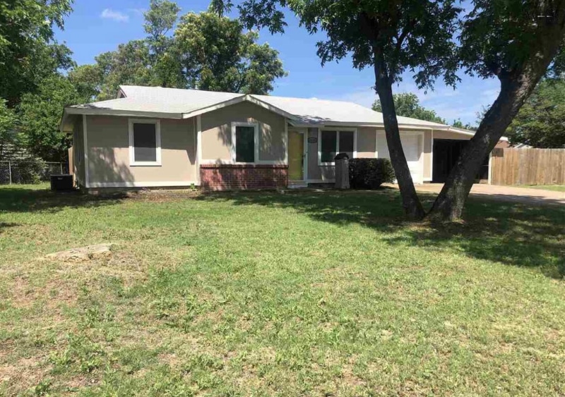 Building Photo - 1442 Deville St