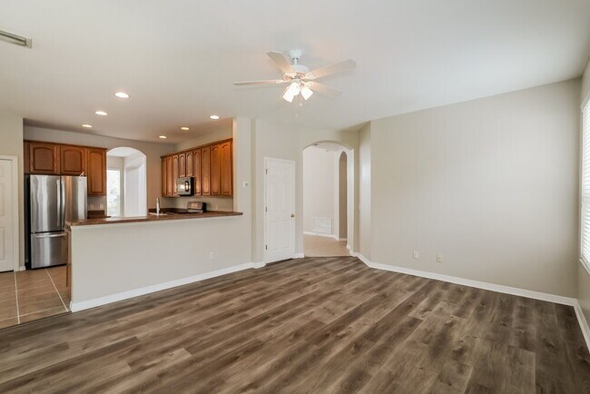 Building Photo - 6322 36th Ct E