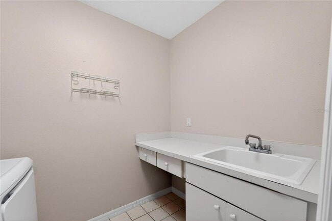 Building Photo - 4517 Oak River Cir