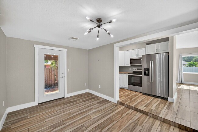 Building Photo - Spacious Gulfport Gem with Large Private Backyard and Plenty of Driveway Space