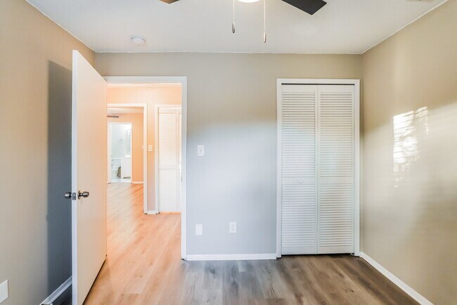 Building Photo - 1021 Wainright Dr