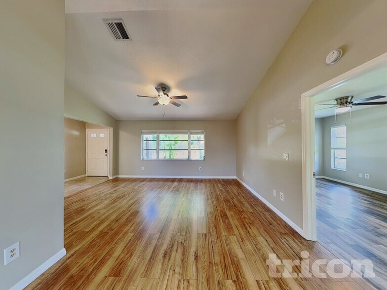 Building Photo - 20336 Peachland Blvd