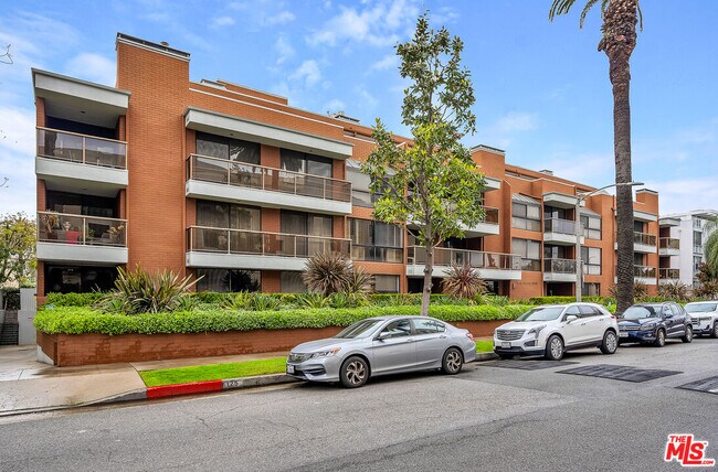 Building Photo - 125 N Gale Dr