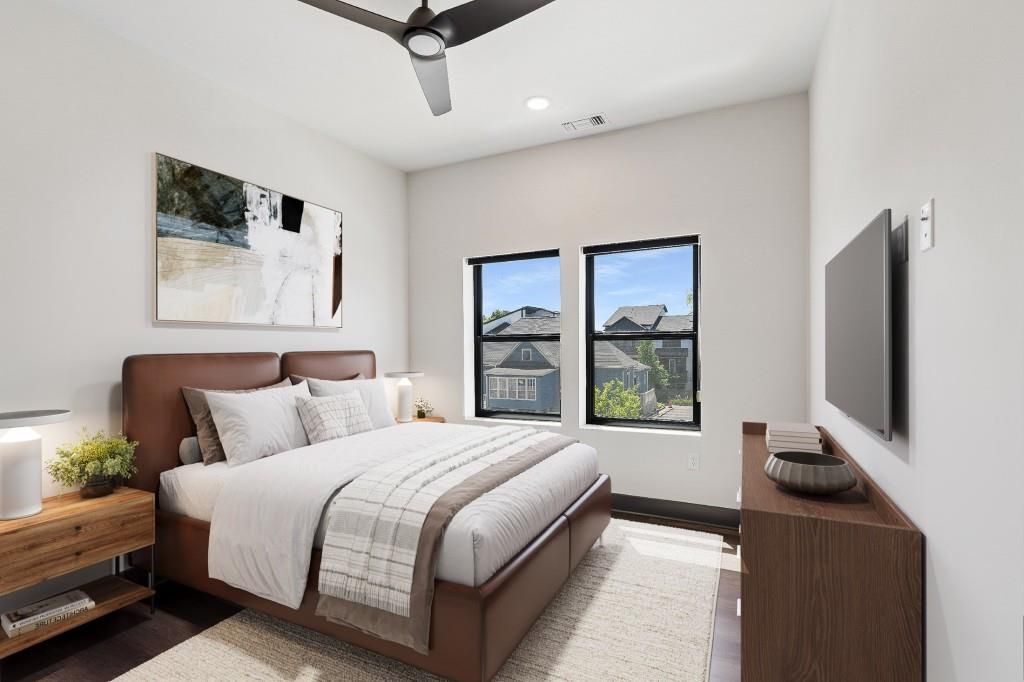 Building Photo - 112 Rogers St SE