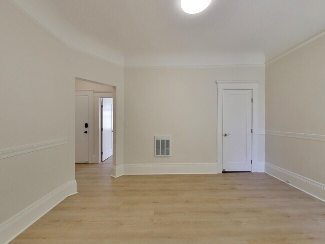 Building Photo - 1367 Grant Ave