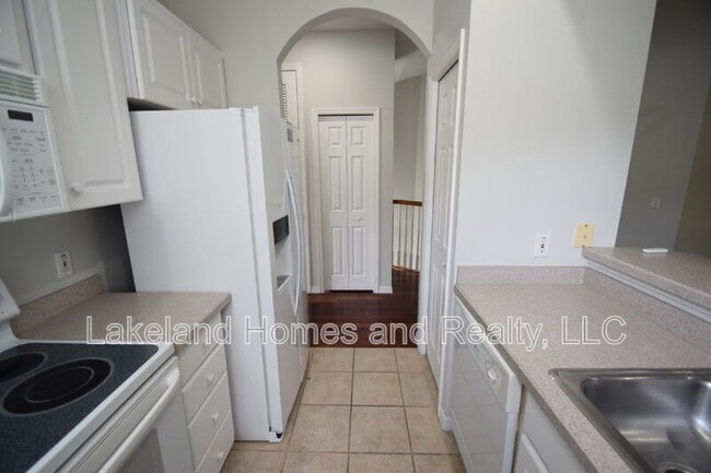 Building Photo - 534 Grasslands Village Cir