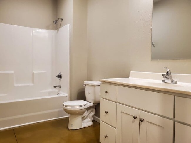 Building Photo - 2 Bedroom 1 Bathroom Apartment in Jackson, MO
