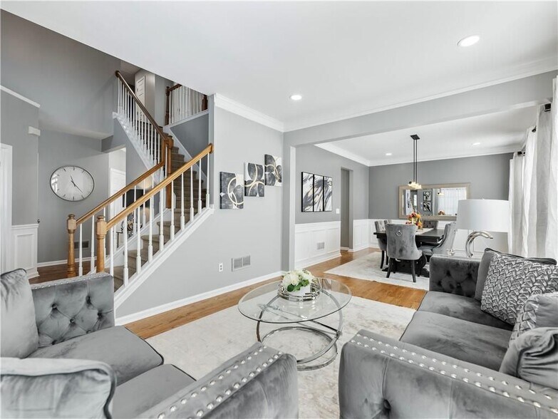 Building Photo - 4561 Chelton Ct SE