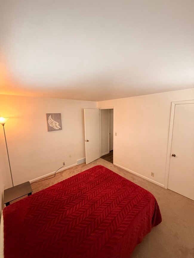 Building Photo - 310 Poplar St