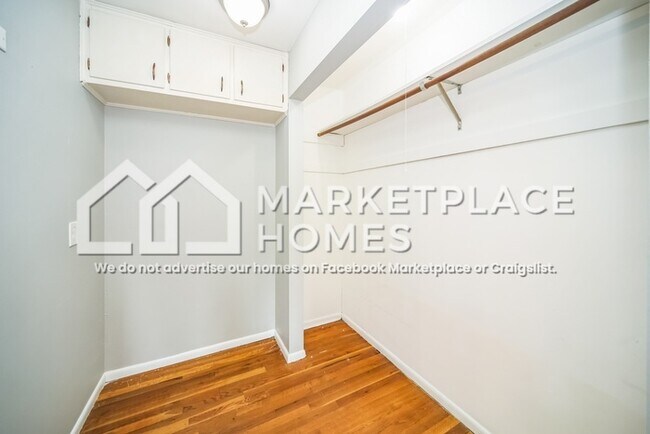 Building Photo - 1608 Tonopah Dr