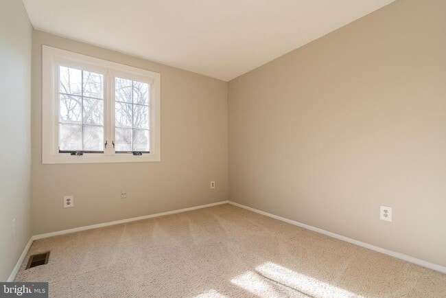 Building Photo - 2911 Montauk Ct