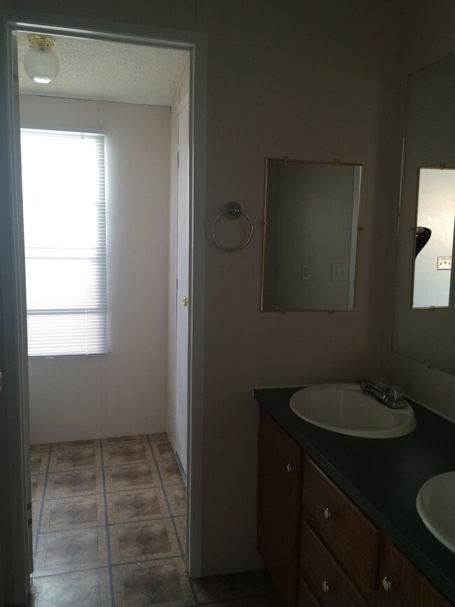 Building Photo - 1331 Ponderosa Ave NW