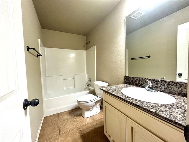 Building Photo - Craftsman style 3 bedroom 2 bath Home - Avail NOW!