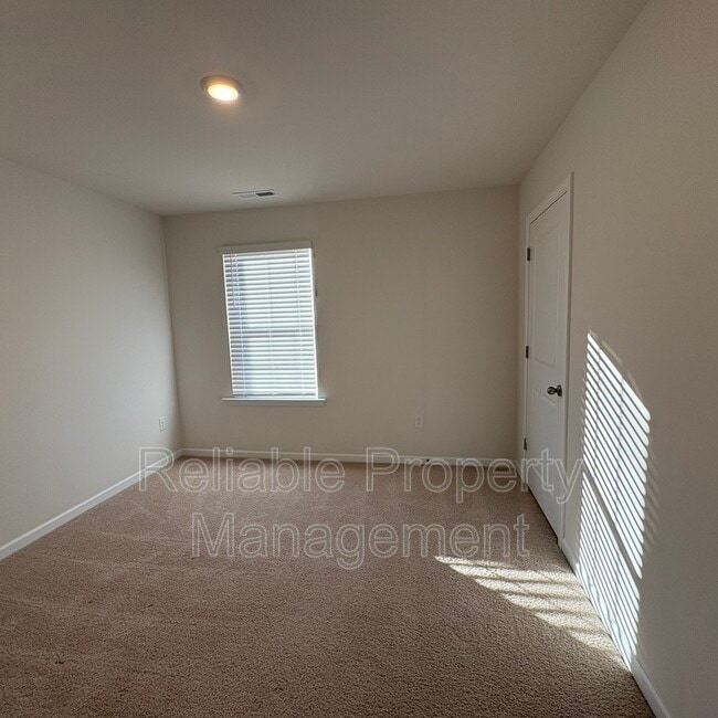 Building Photo - 96 Black Crk Dr