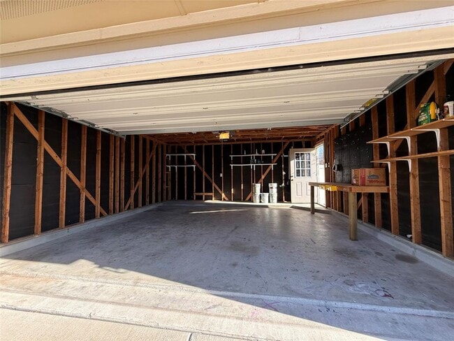 Building Photo - 520 Rolling Oak Dr