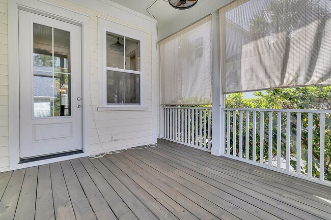 Building Photo - Gorgeous Carolina Park Home on a Corner Lot