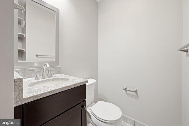Building Photo - 443 Millwood Ave