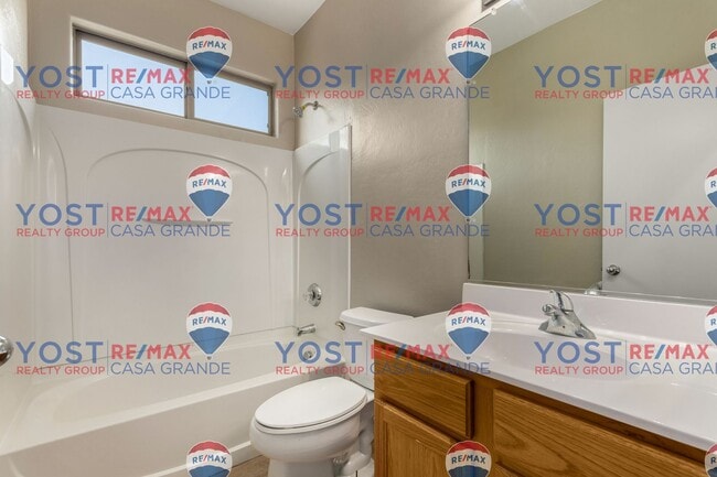 Building Photo - Charming home in McCartney Center!