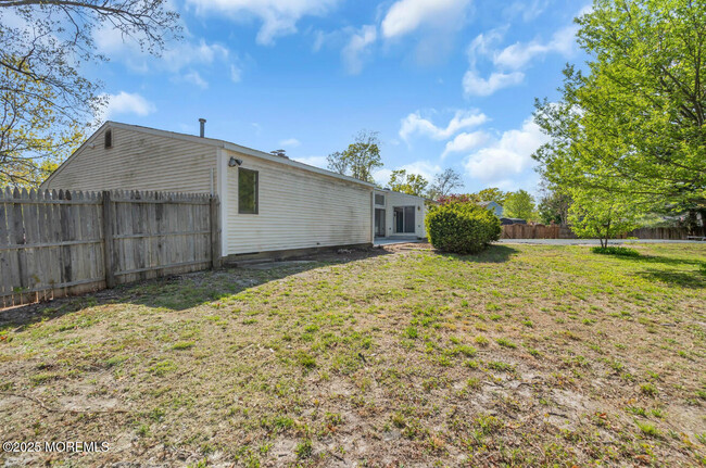Building Photo - 1034 Zircon Dr