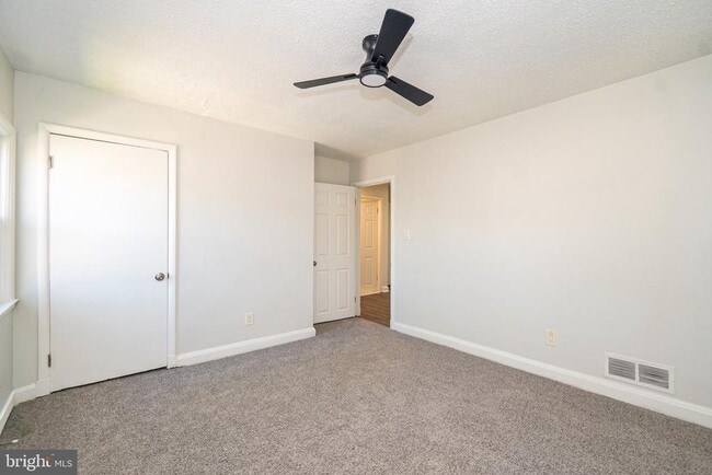 Building Photo - 620 Harwood Ave