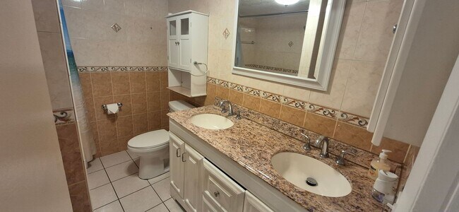 Building Photo - Charming 2 Bedroom / 1 Bathroom House