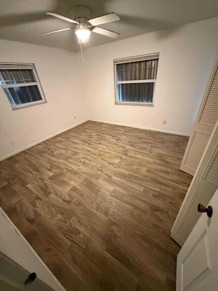 Building Photo - 1197 SW Heather St