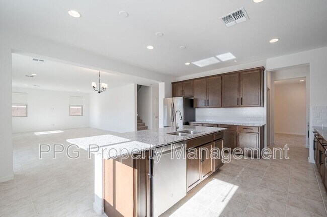 Building Photo - 11988 N 169th Ave