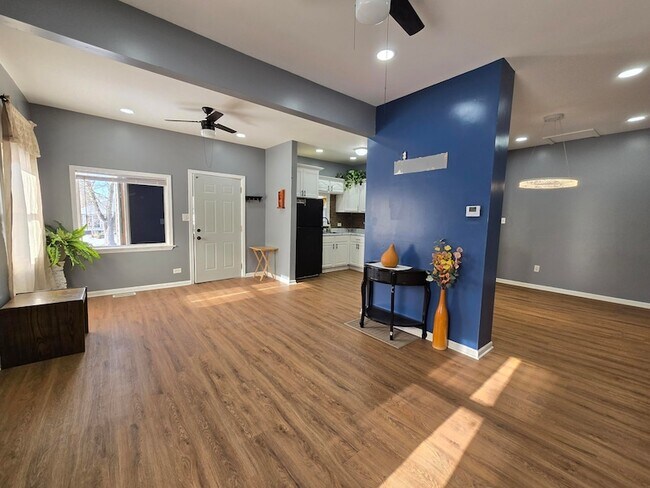 Building Photo - 1047 Ralston St